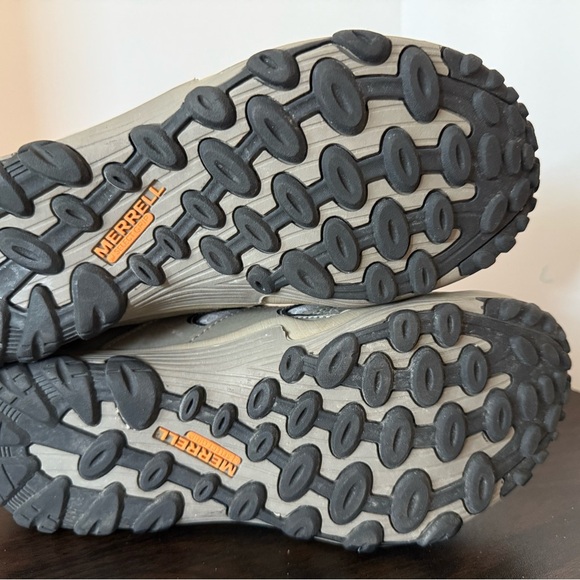 Merrell womens hiking shoe size 5.5 worn once mint - Picture 5 of 7